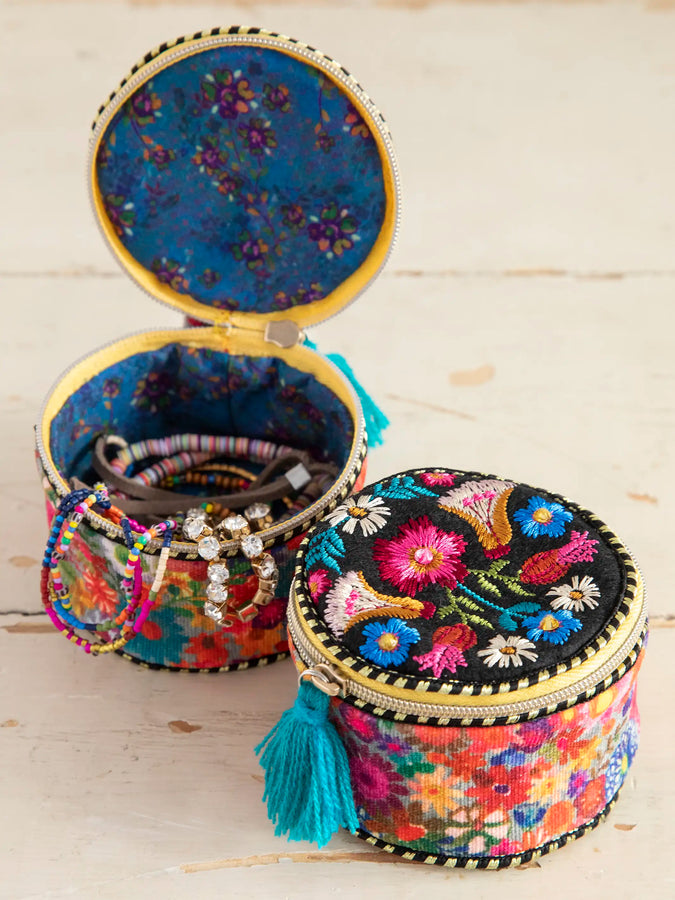 Jewellery Round Black Folk Flower